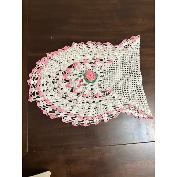 Vintage Crochet Lace Table Runner Raised Variegated Pink Irish Roses handmade - Picture 2 of 13